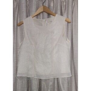 Nwt Women's Small White sleeveless blouse with floral embroidery lace detail